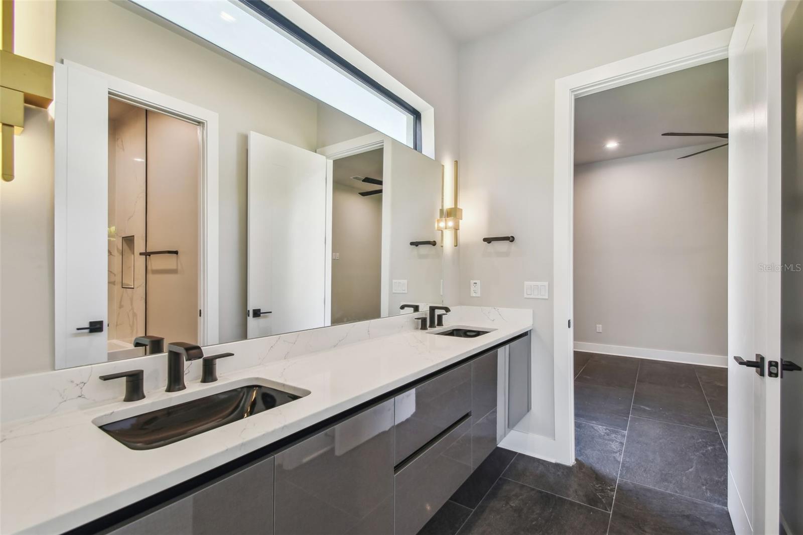Listing photo id 23 for 715 Peninsular Street