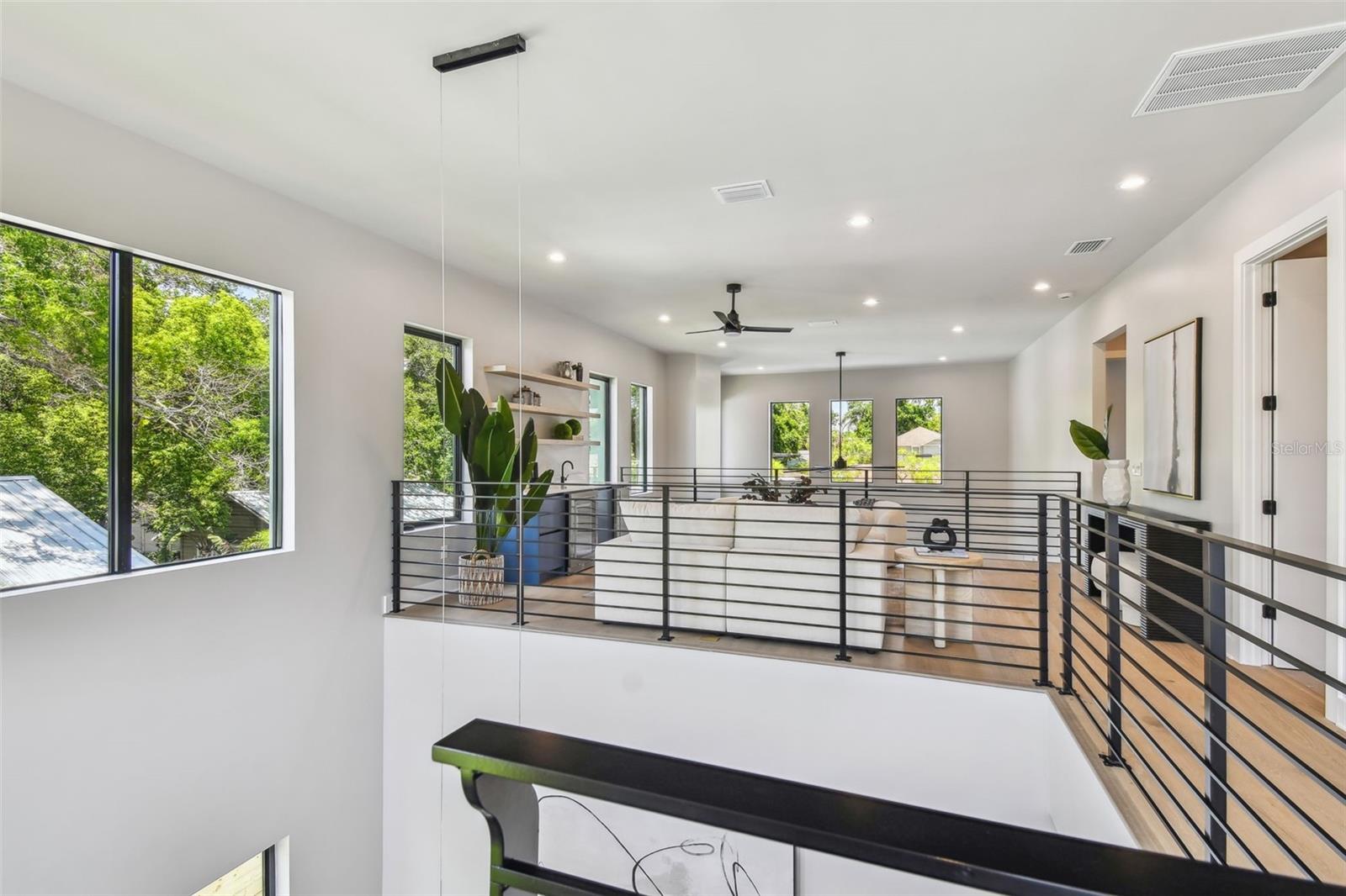 Listing photo id 24 for 715 Peninsular Street