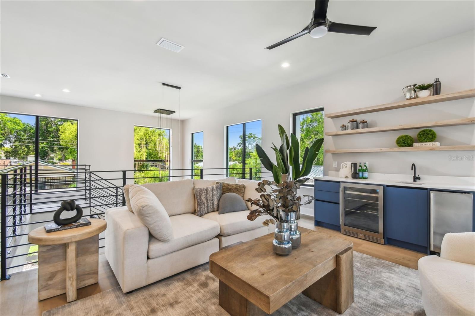 Listing photo id 28 for 715 Peninsular Street