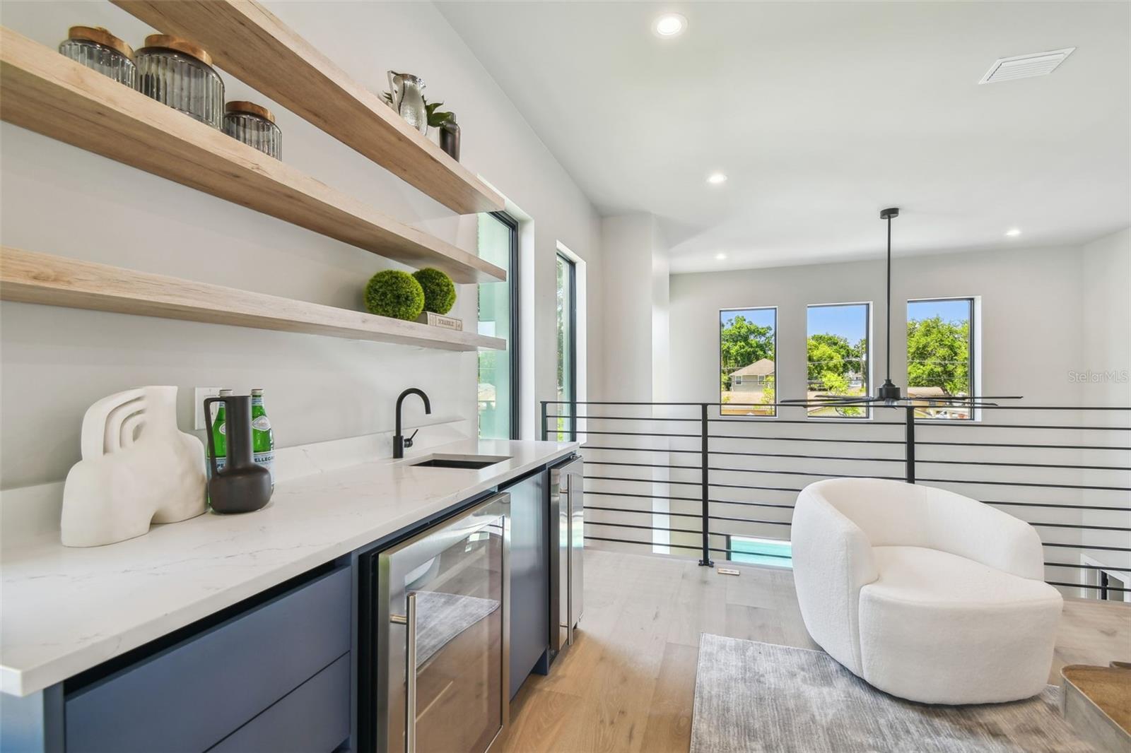 Listing photo id 29 for 715 Peninsular Street