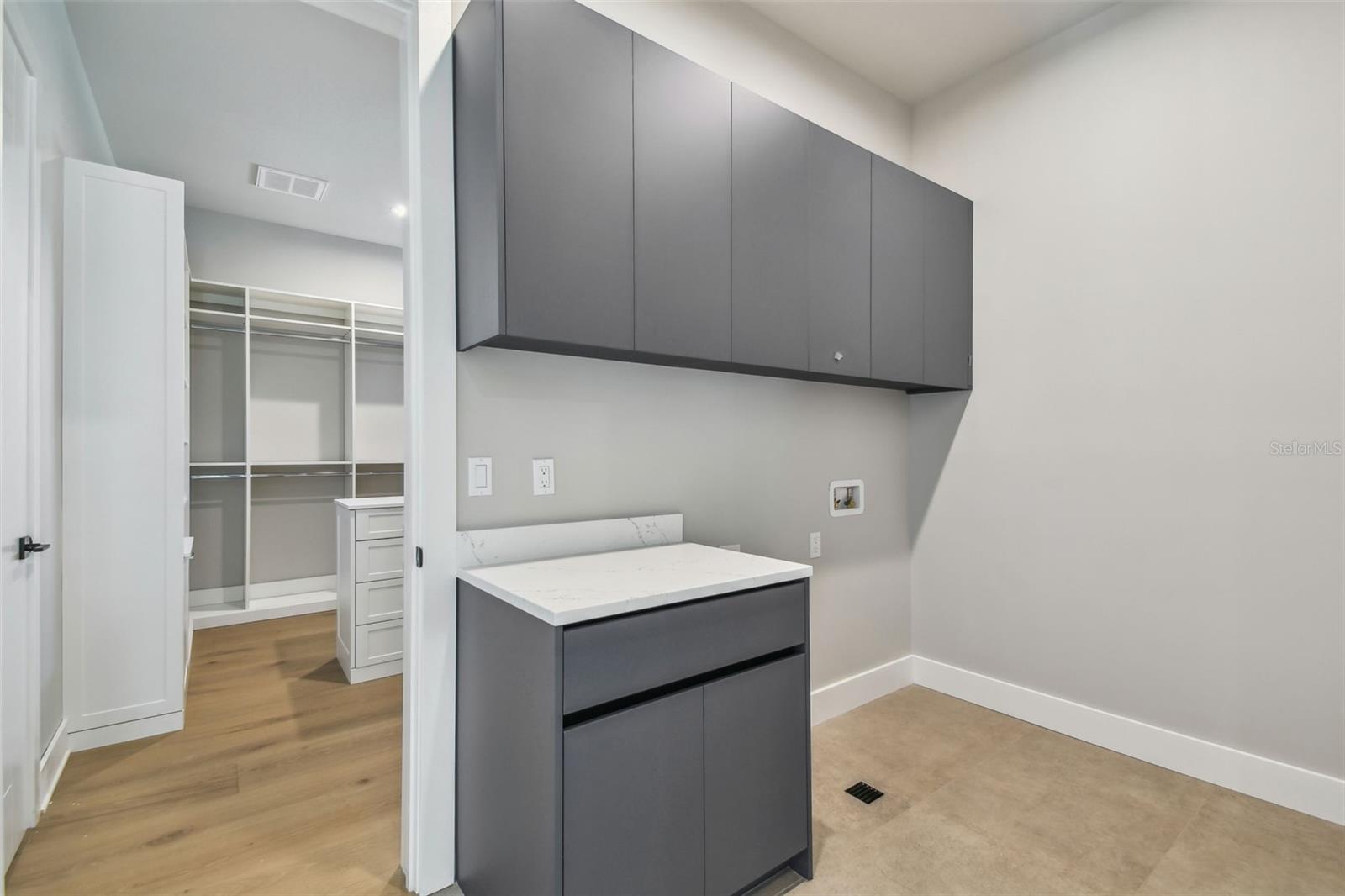 Listing photo id 38 for 715 Peninsular Street