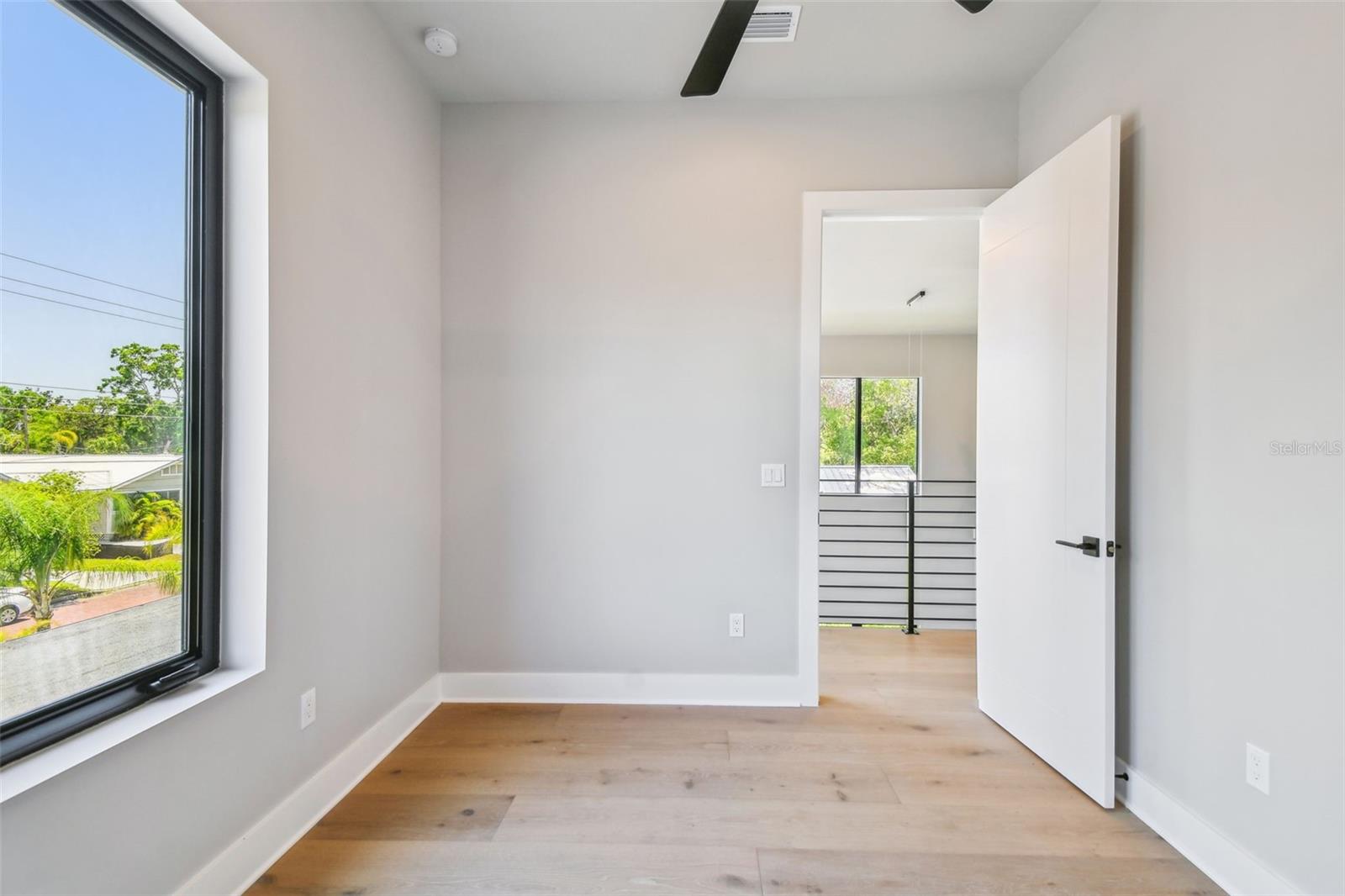 Listing photo id 41 for 715 Peninsular Street