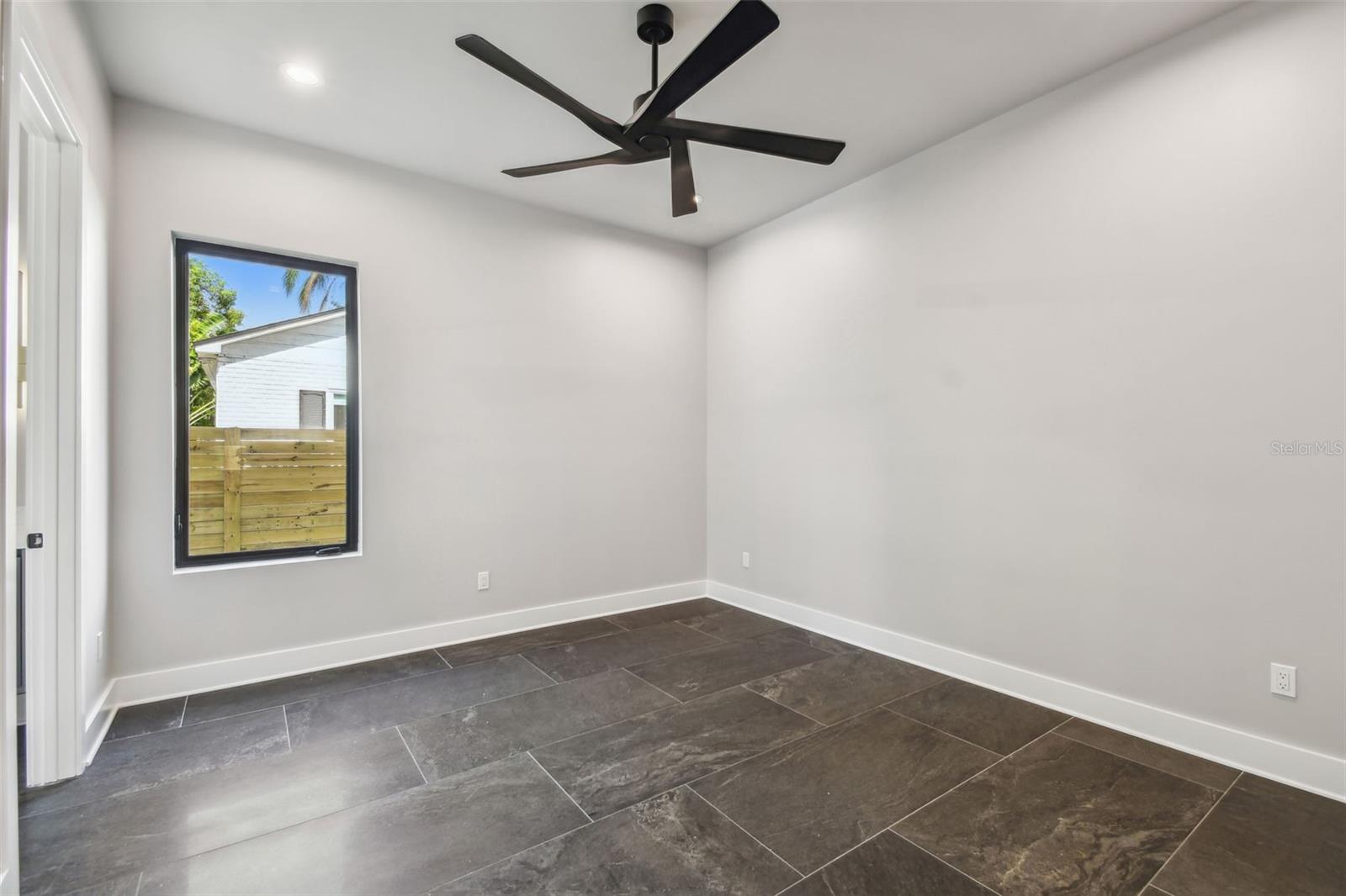 Listing photo id 50 for 715 Peninsular Street