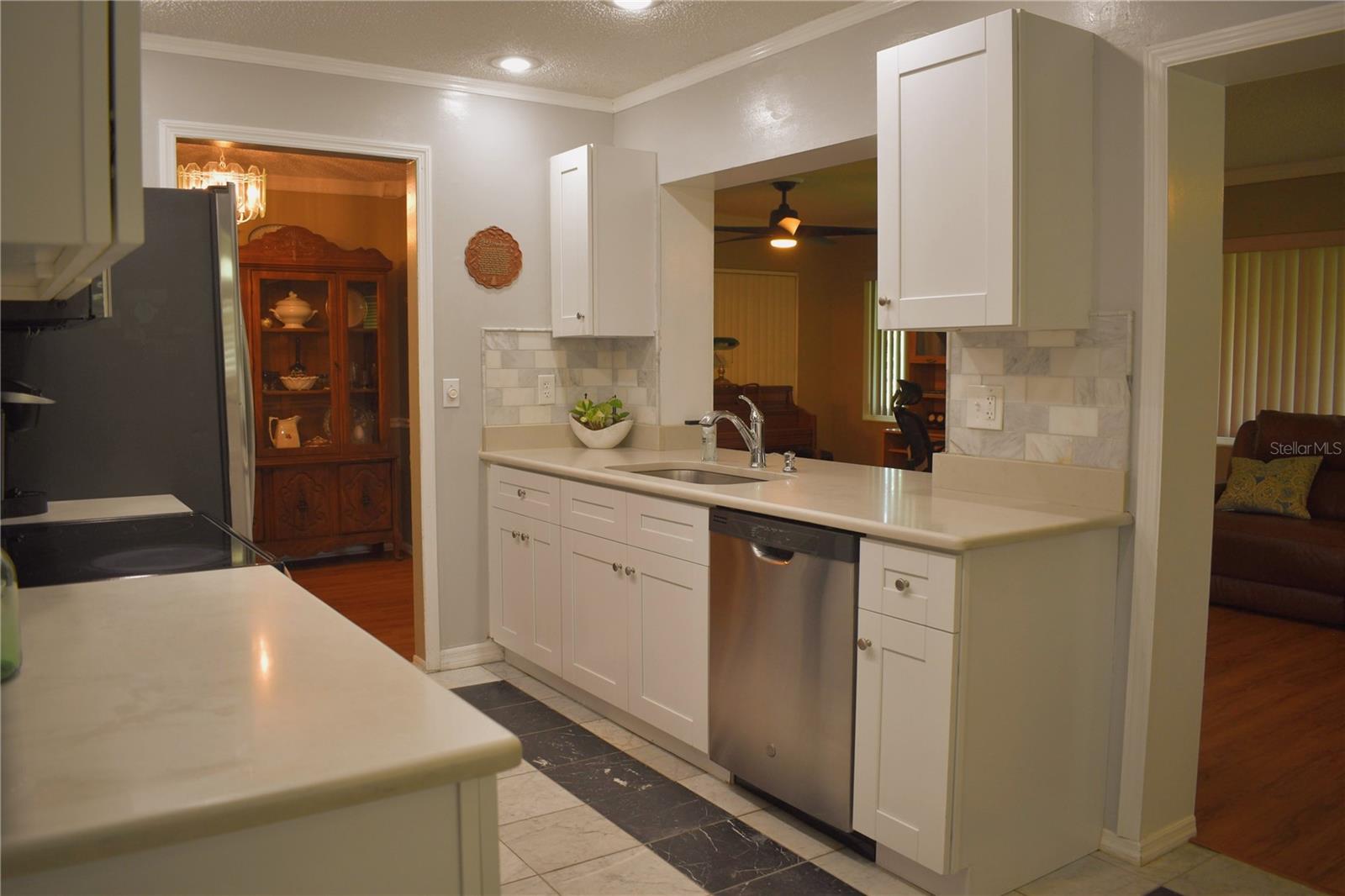 Image 11 of 24 For 9639 Mainlands Boulevard E