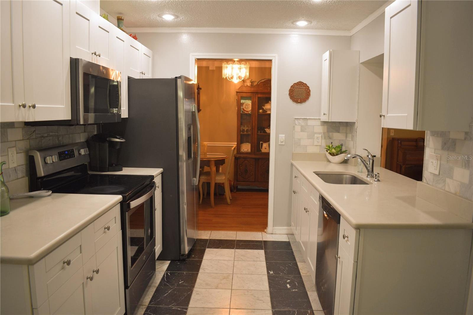 Image 12 of 24 For 9639 Mainlands Boulevard E