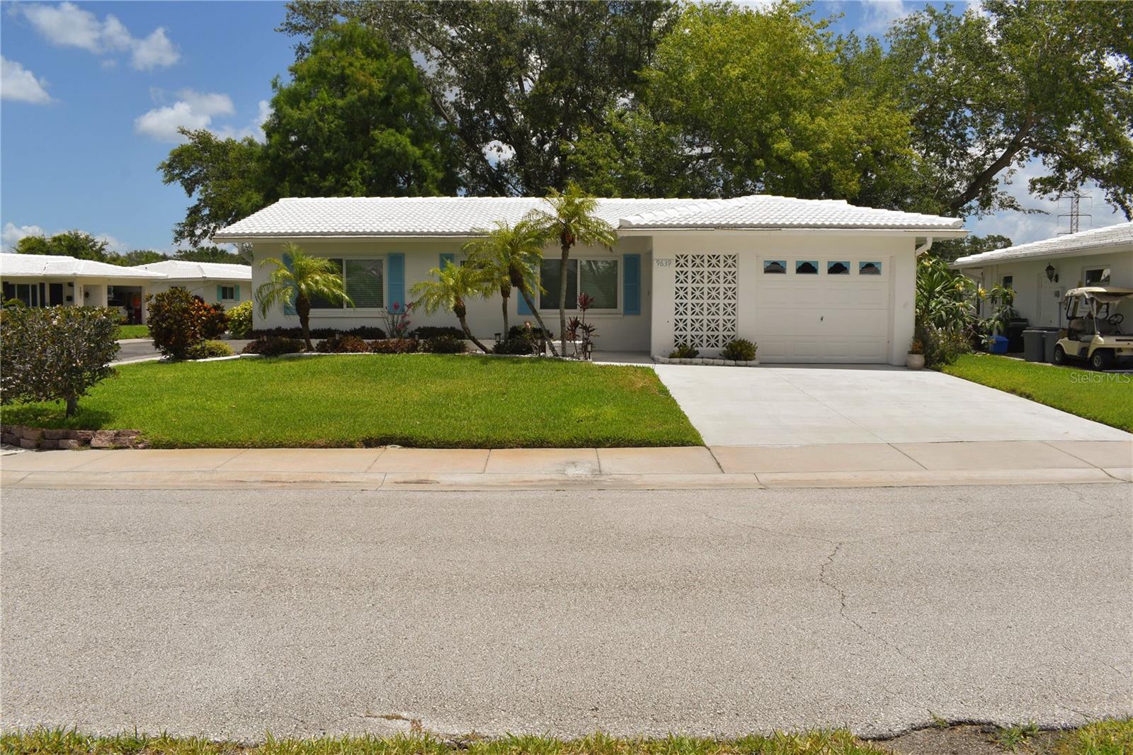Image 23 of 24 For 9639 Mainlands Boulevard E