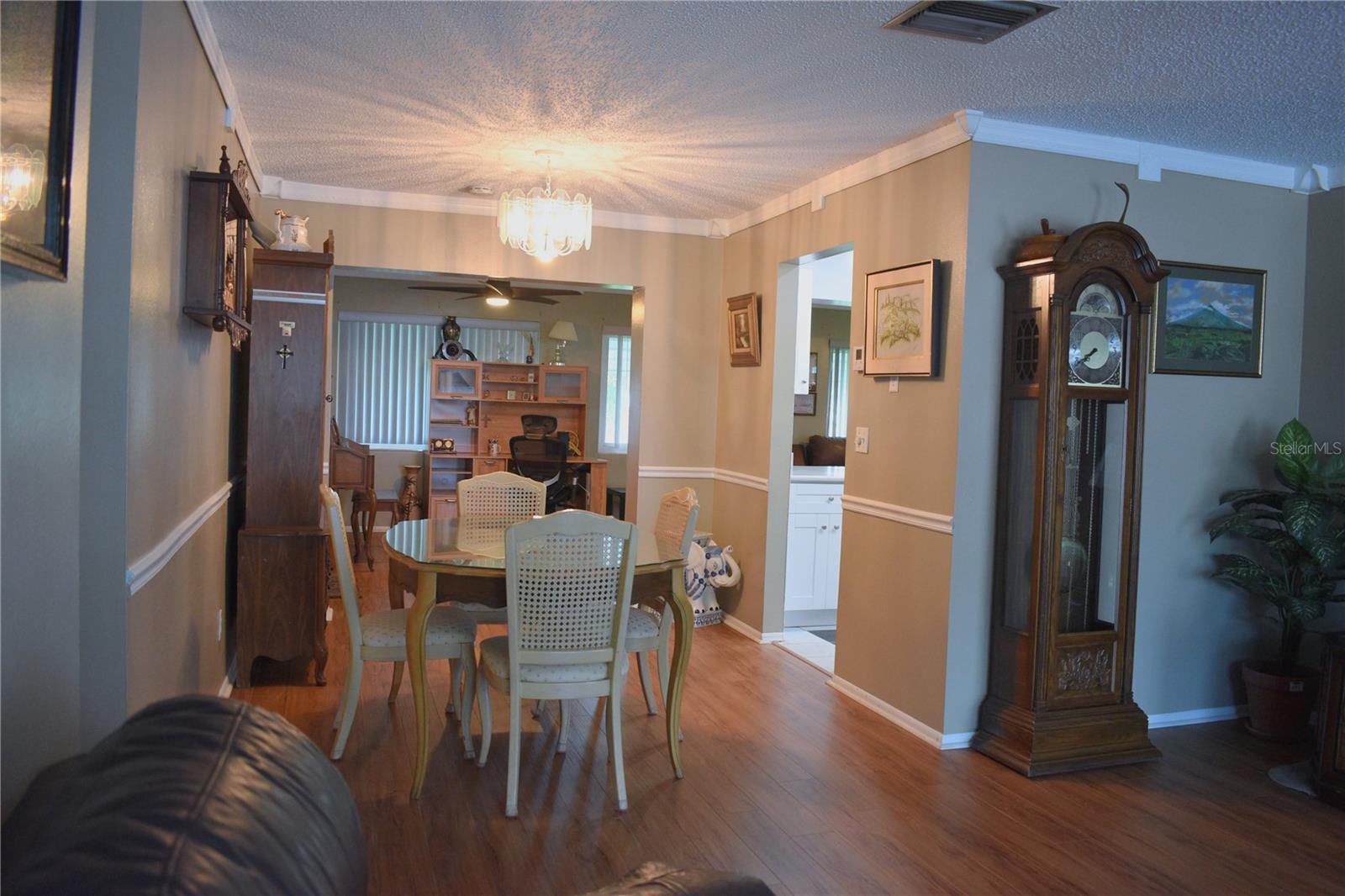 Image 6 of 24 For 9639 Mainlands Boulevard E