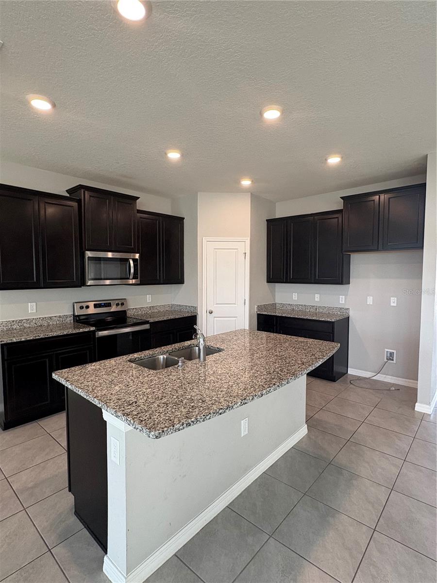 Image 3 of 16 For 17005 Avon Lane