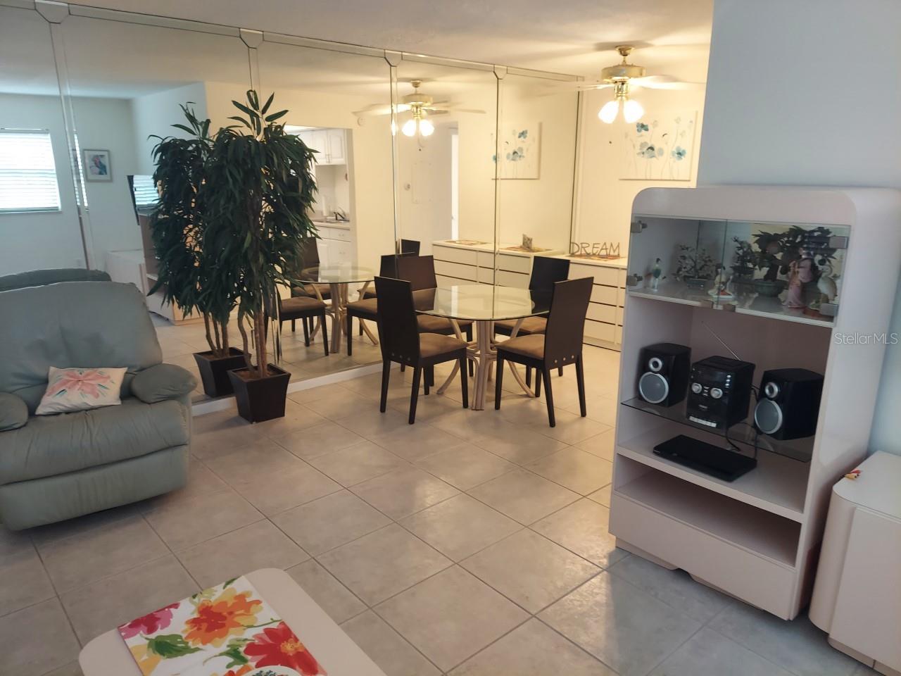 Image 3 of 14 For 650 Pinellas Point Drive S 101