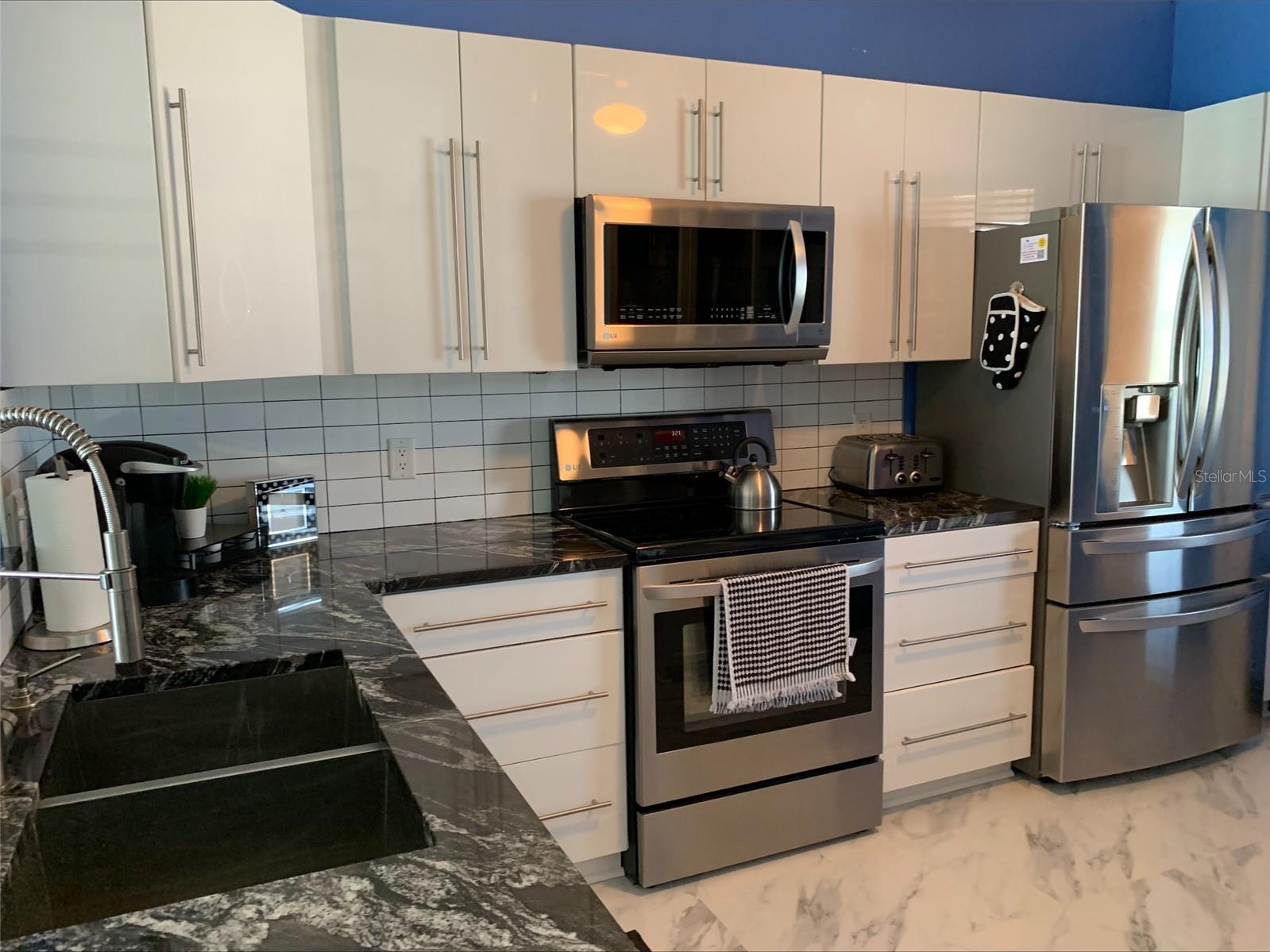 Listing photo id 9 for 16700 Gulf Boulevard 625