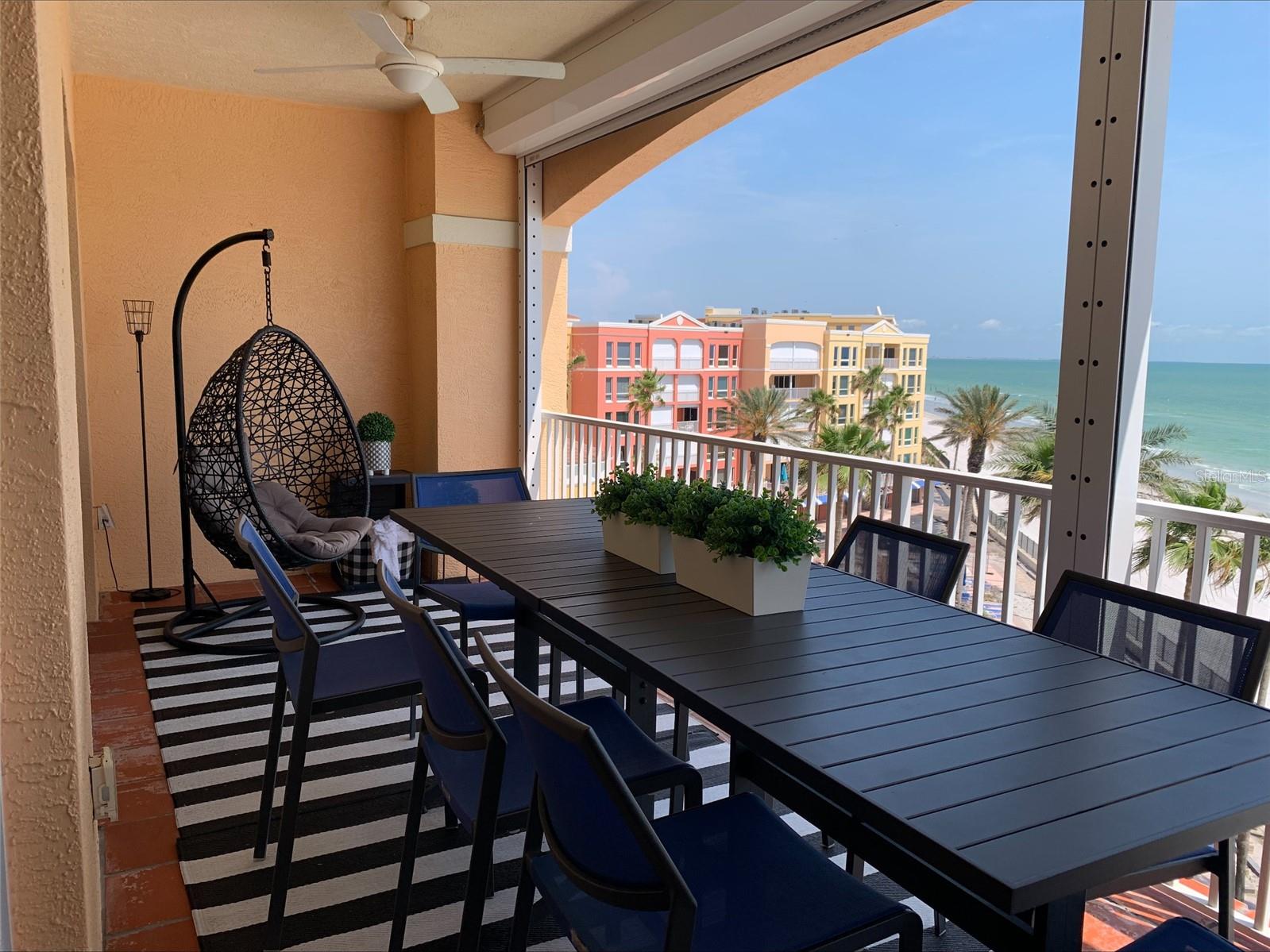 Listing photo id 1 for 16700 Gulf Boulevard 625