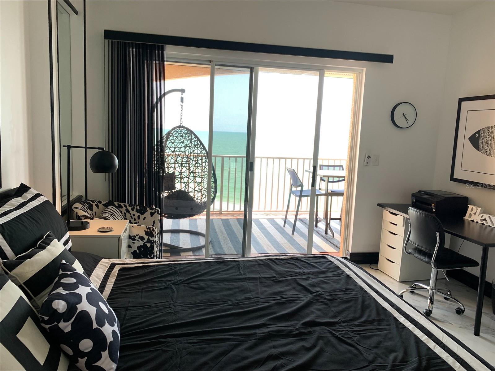 Listing photo id 5 for 16700 Gulf Boulevard 625