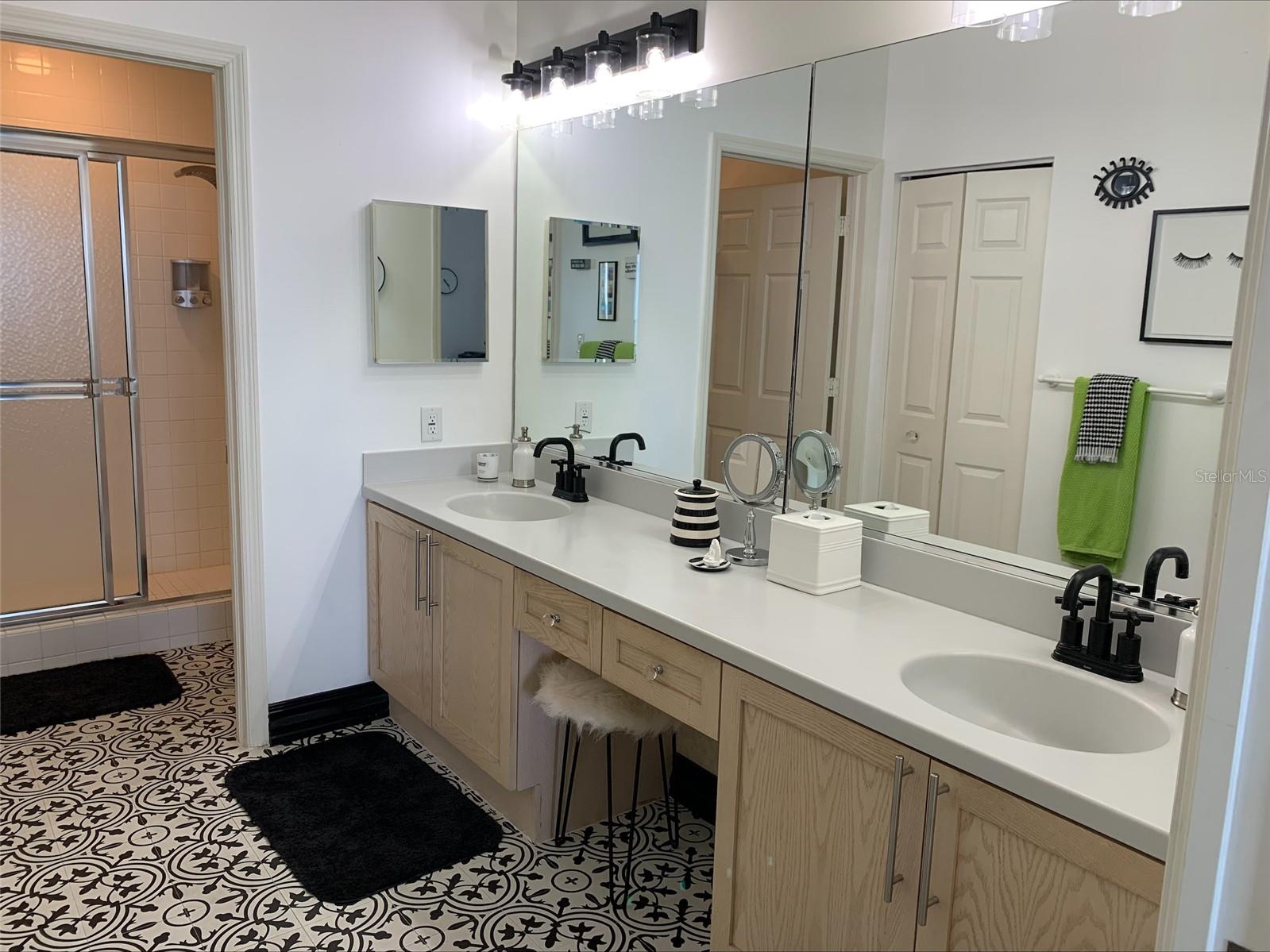 Listing photo id 6 for 16700 Gulf Boulevard 625