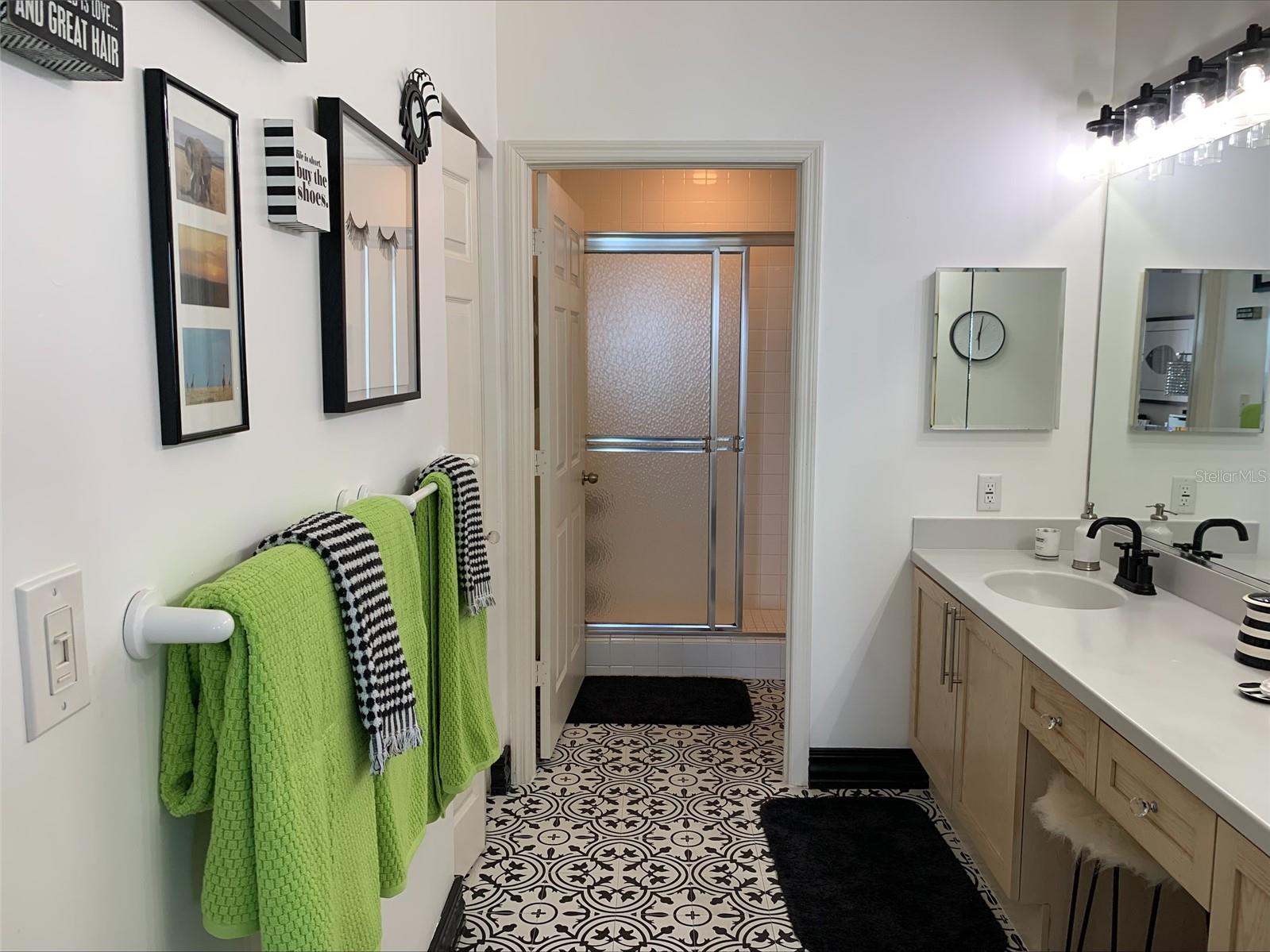 Listing photo id 7 for 16700 Gulf Boulevard 625