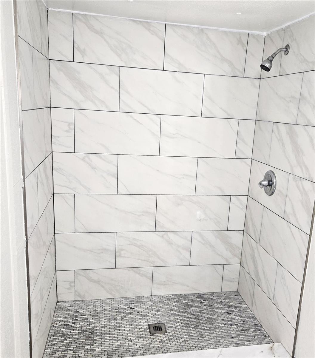 Image 12 of 26 For 2434 Trenton Road E