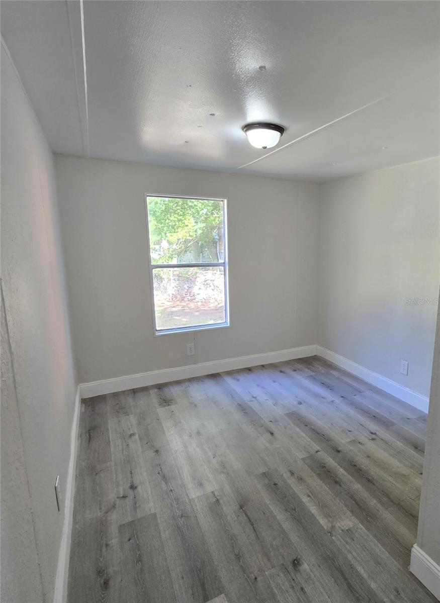 Image 18 of 26 For 2434 Trenton Road E