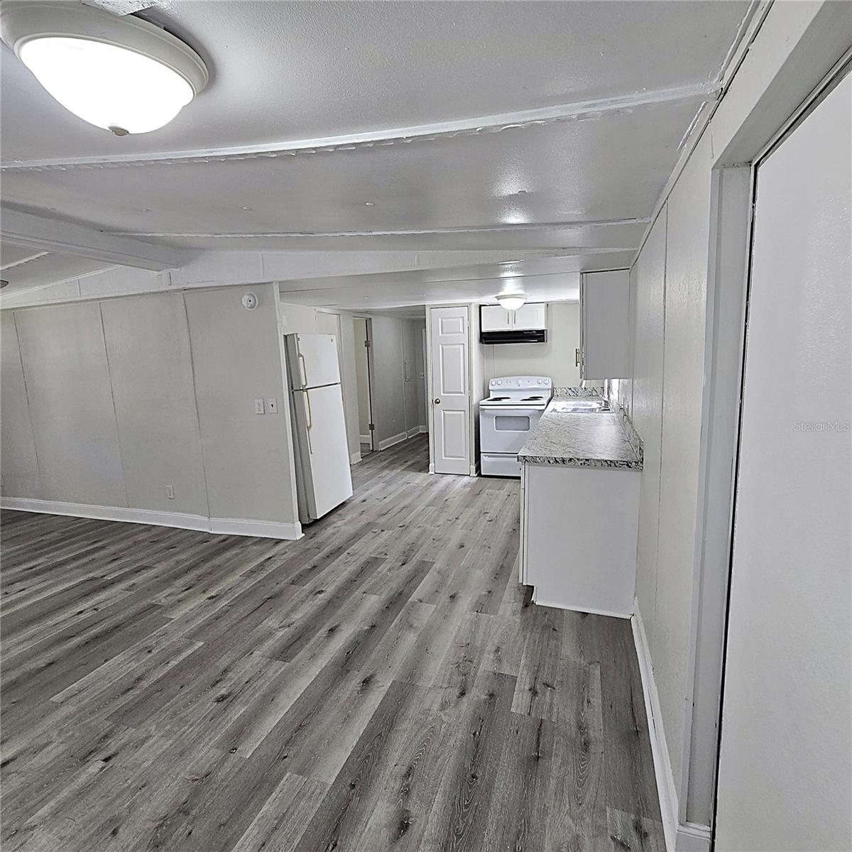 Image 4 of 26 For 2434 Trenton Road E