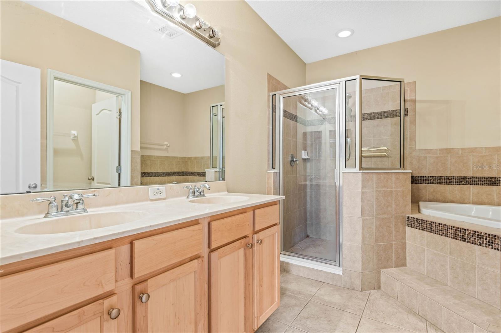 Image 23 of 29 For 4528 Amberly Oaks Court