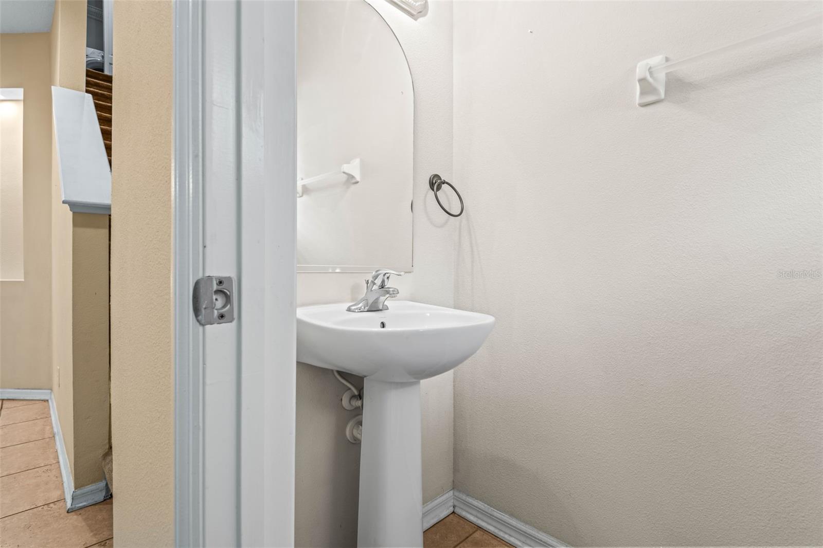Image 8 of 29 For 4528 Amberly Oaks Court
