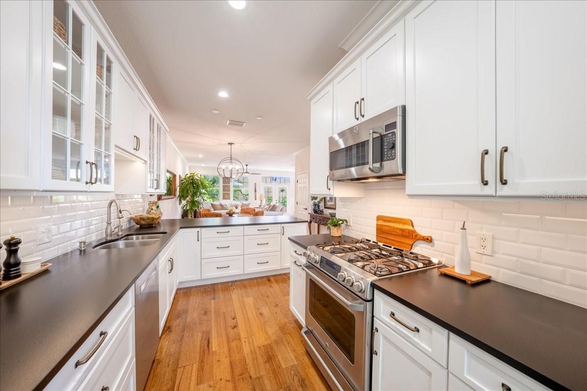 Image 13 of 40 For 5015 Elberon Street