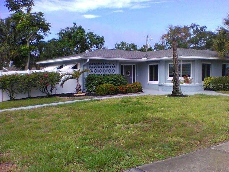 Listing Details for 14204 Yacht Club Boulevard, SEMINOLE, FL 33776