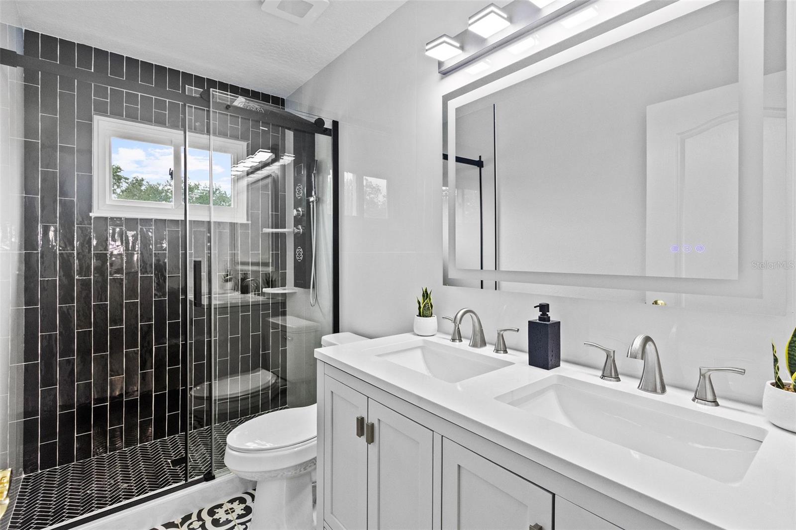 Listing photo id 15 for 16206 Nottingham Park Way