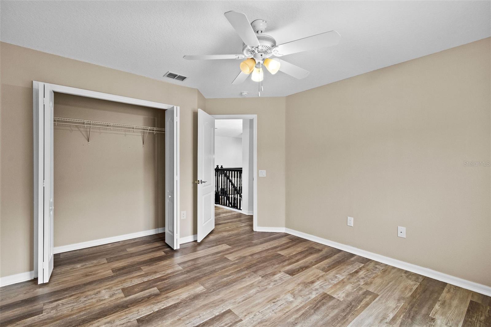 Listing photo id 17 for 16206 Nottingham Park Way