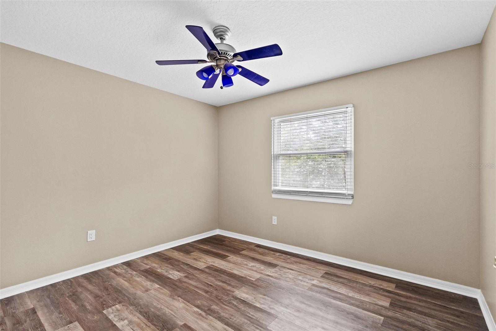 Listing photo id 20 for 16206 Nottingham Park Way