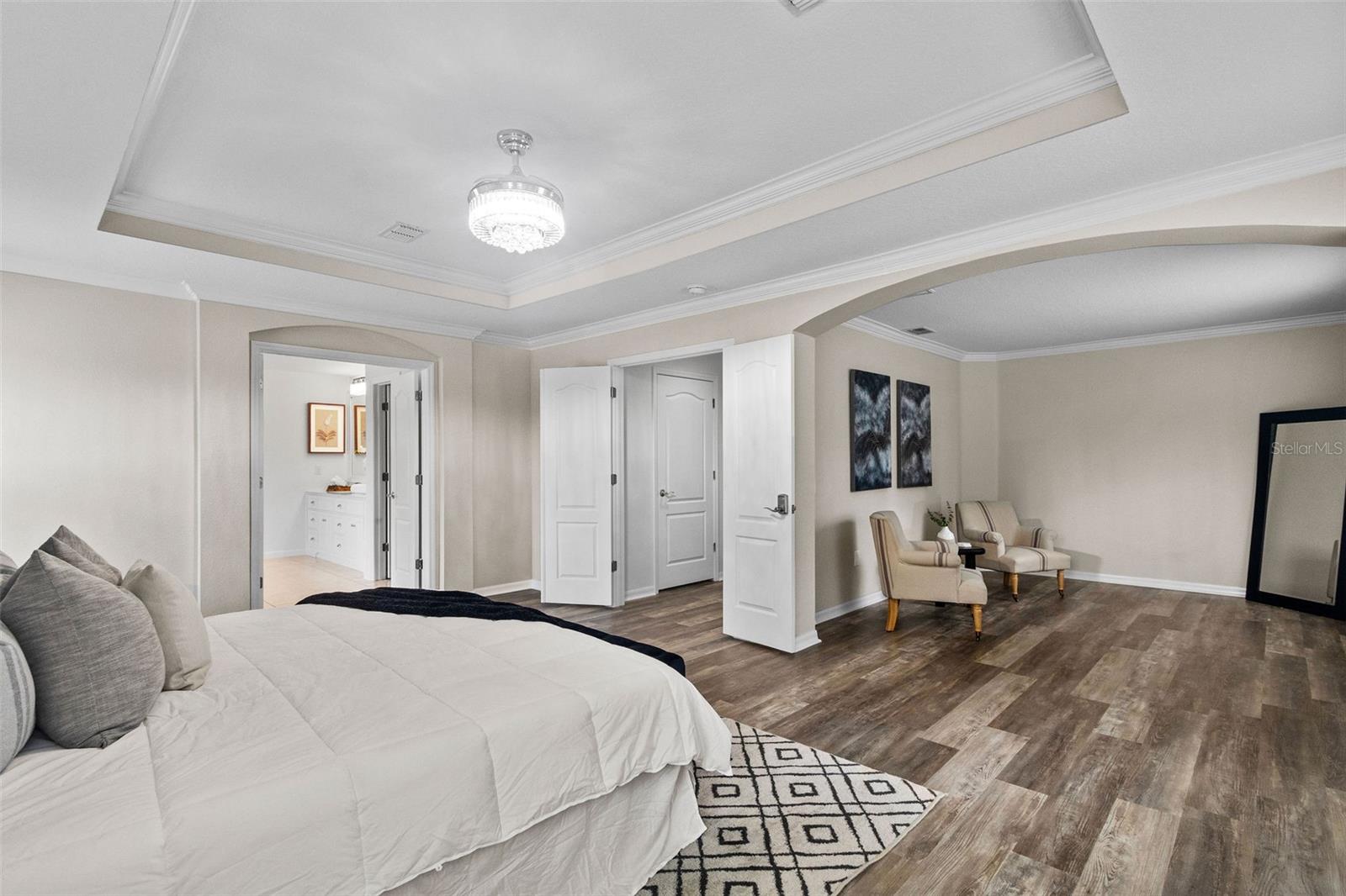 Listing photo id 22 for 16206 Nottingham Park Way
