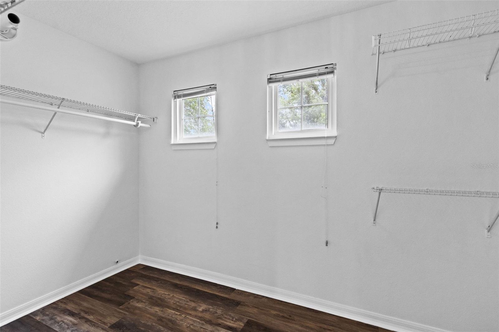 Listing photo id 29 for 16206 Nottingham Park Way