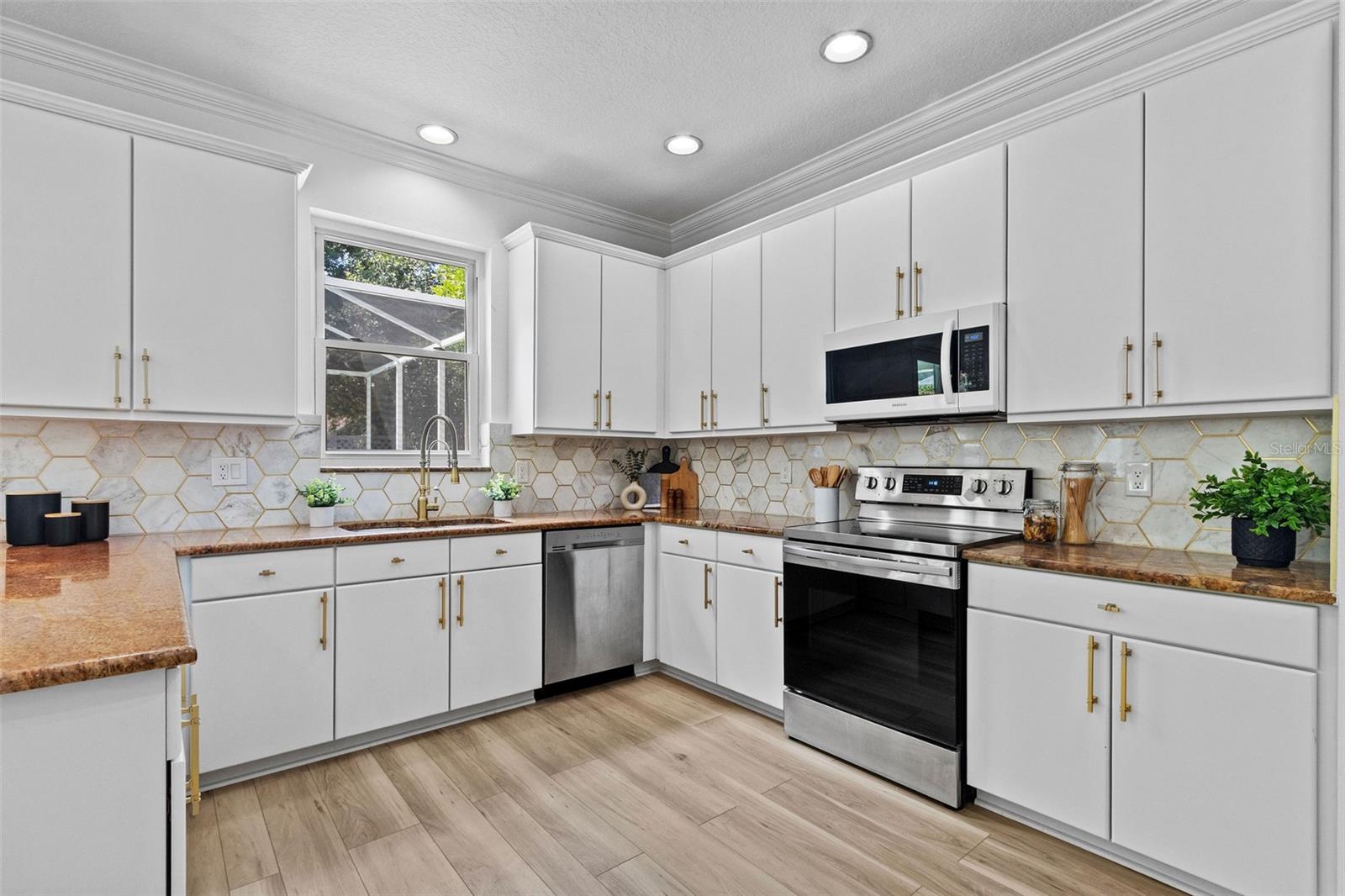 Listing photo id 40 for 16206 Nottingham Park Way