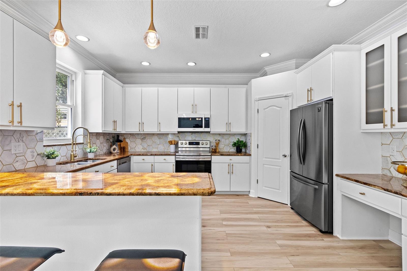 Listing photo id 43 for 16206 Nottingham Park Way