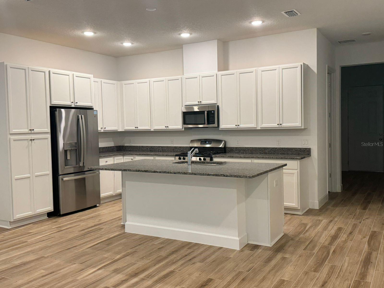 Image 5 of 12 For 12638 Clear Sapphire Dr