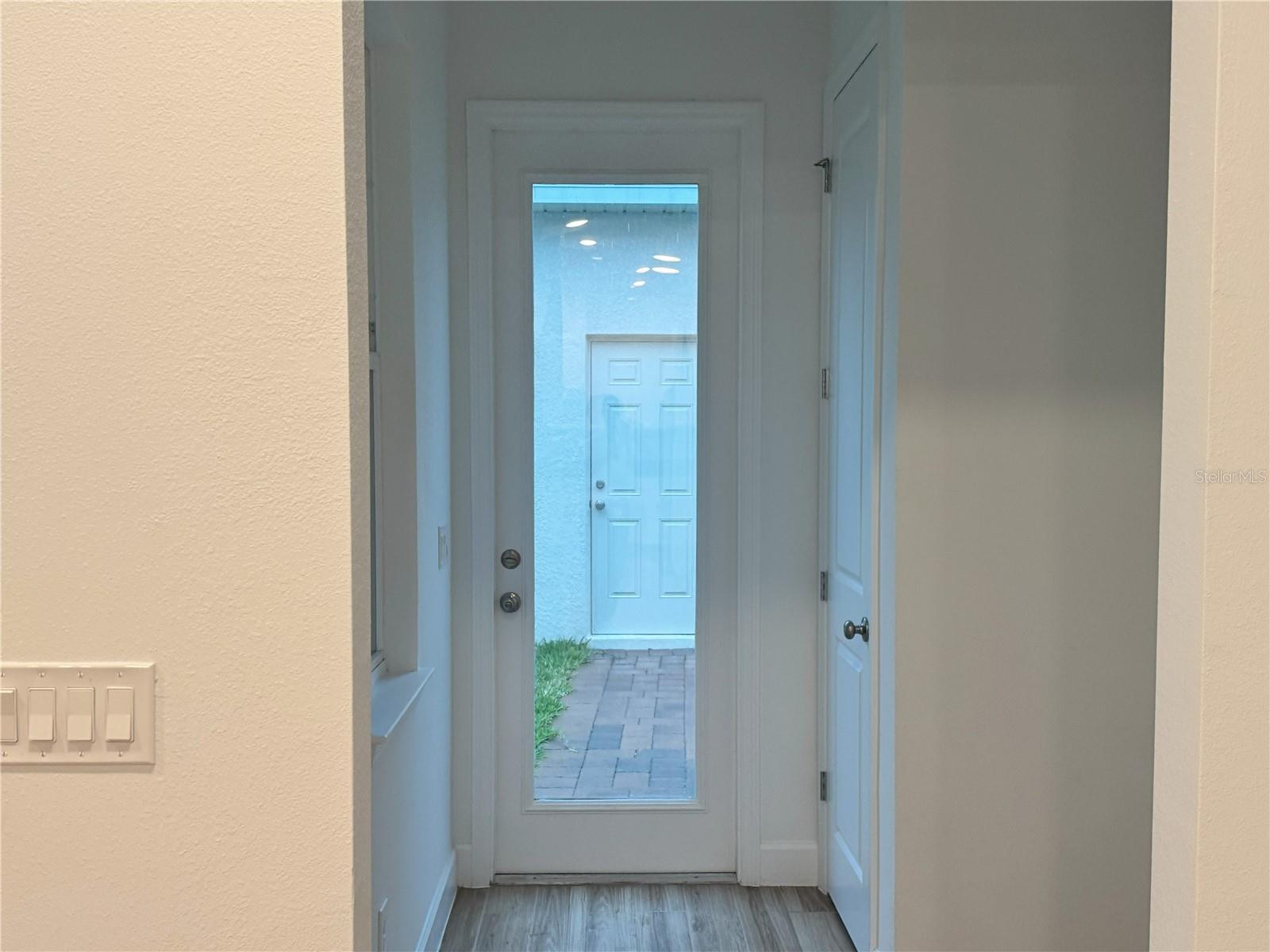 Image 6 of 12 For 12638 Clear Sapphire Dr