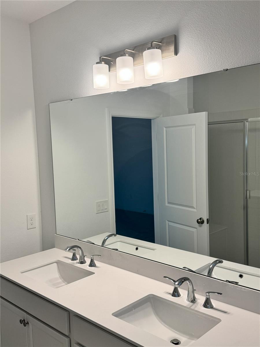 Image 7 of 12 For 12638 Clear Sapphire Dr