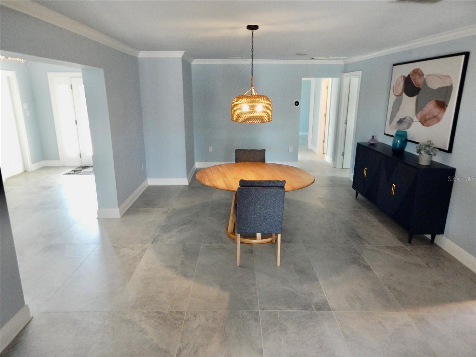 Listing photo id 10 for 8025 Island Drive