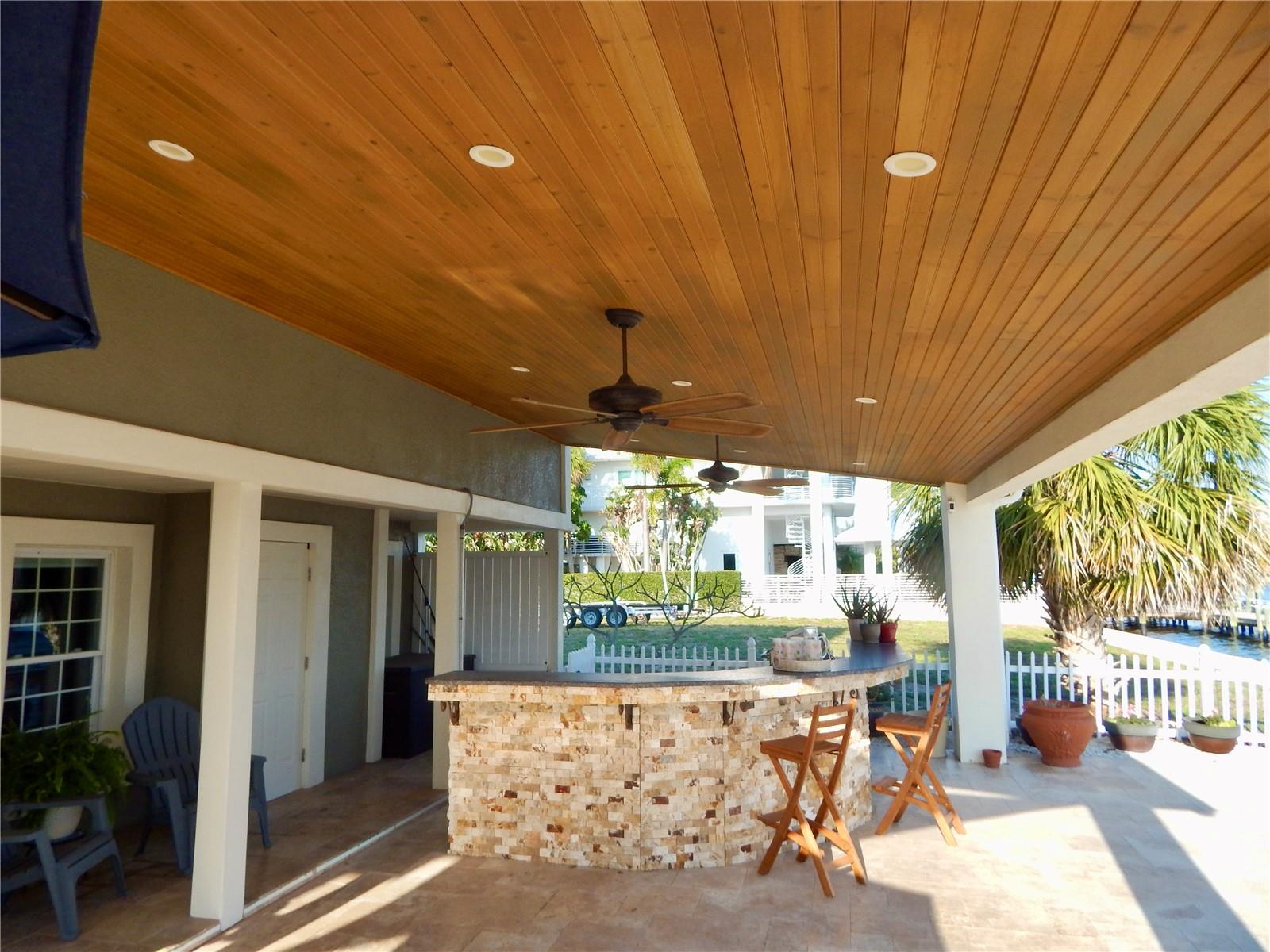 Listing photo id 22 for 8025 Island Drive