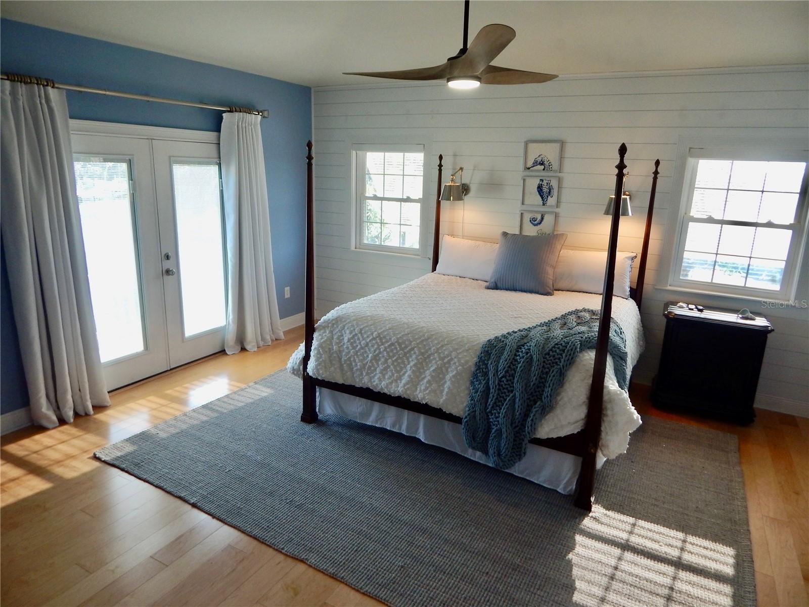 Listing photo id 25 for 8025 Island Drive