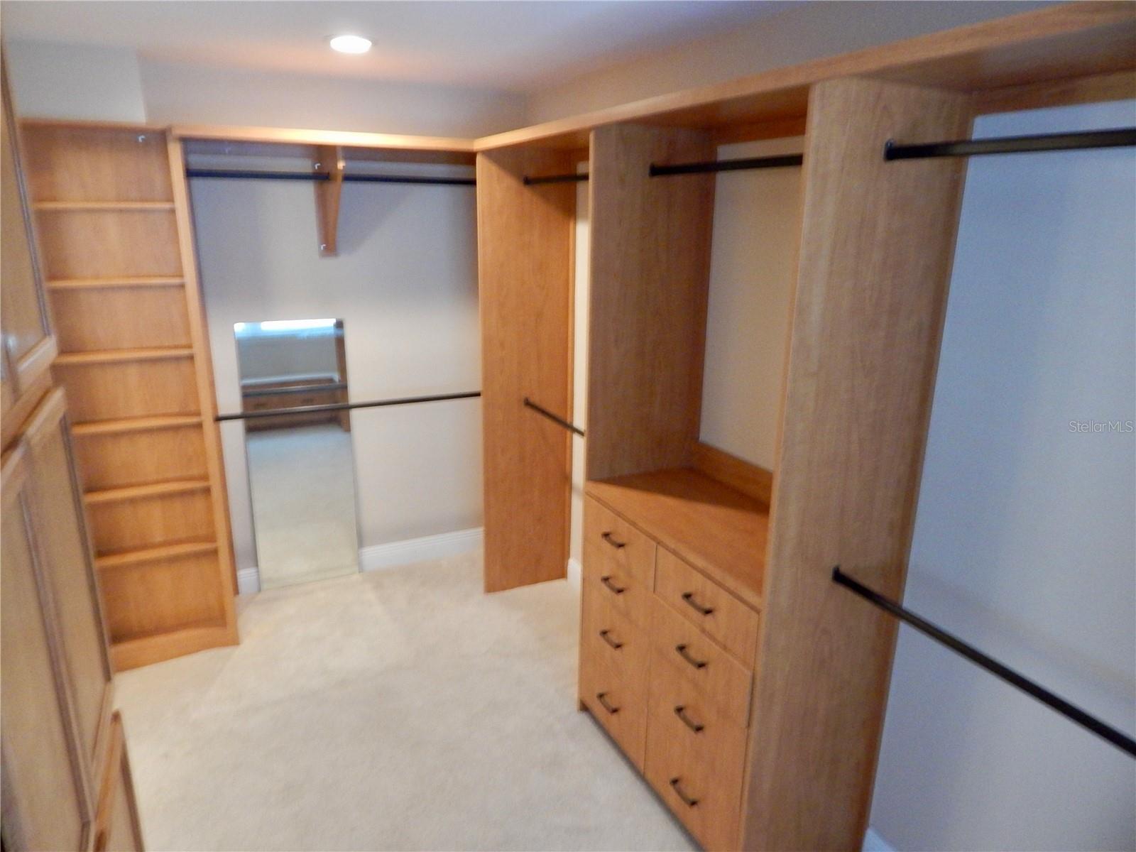 Listing photo id 29 for 8025 Island Drive