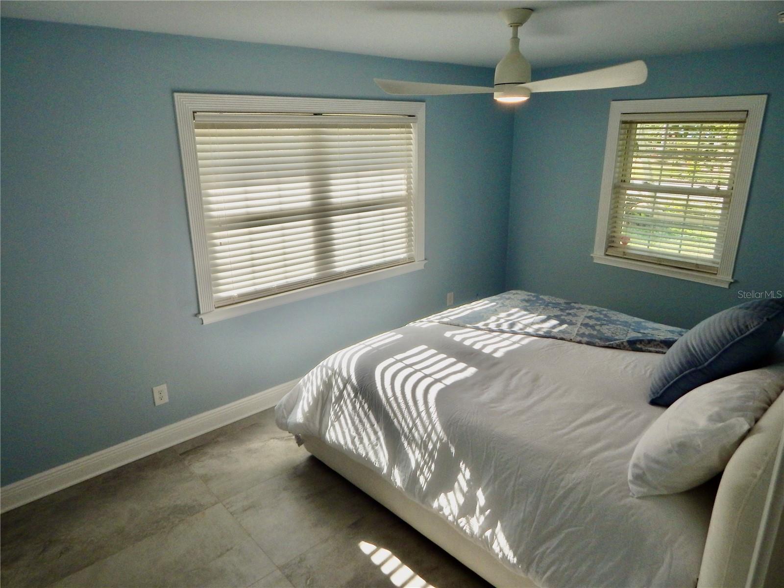 Listing photo id 30 for 8025 Island Drive