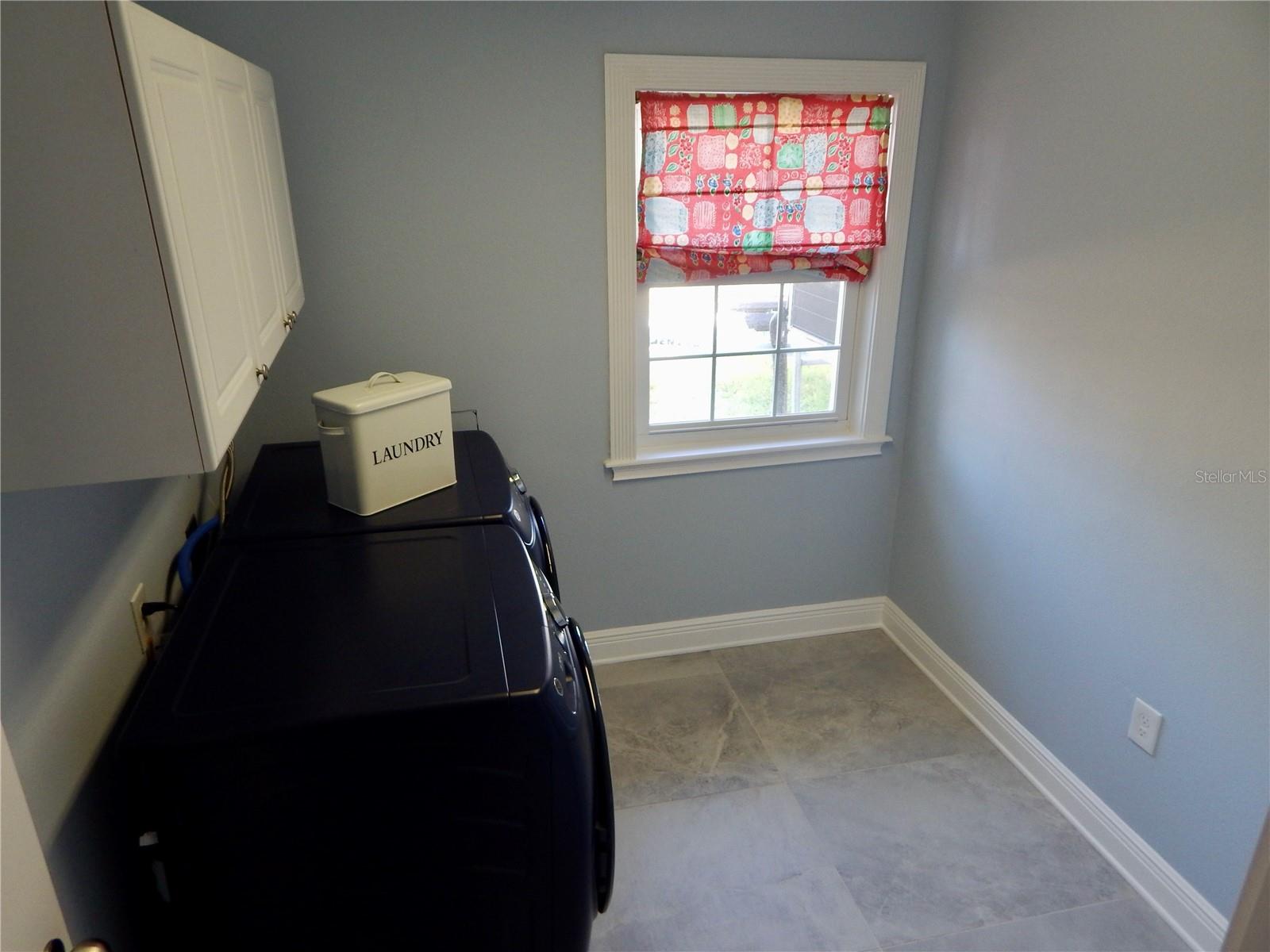 Listing photo id 34 for 8025 Island Drive