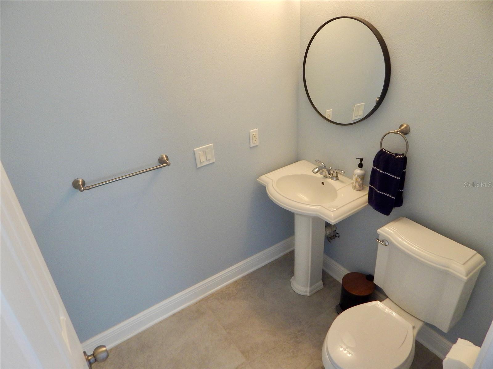 Listing photo id 35 for 8025 Island Drive