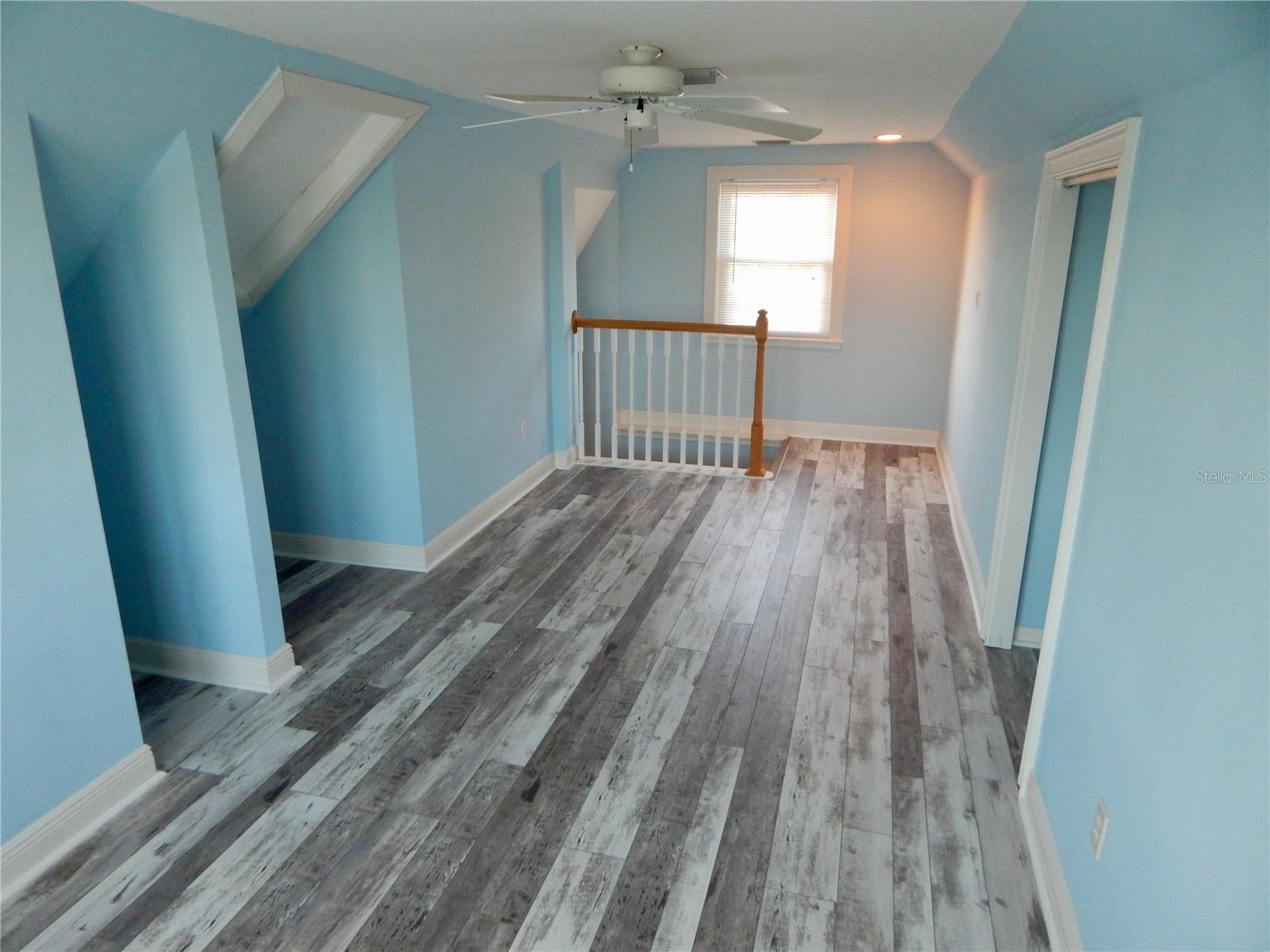 Listing photo id 36 for 8025 Island Drive