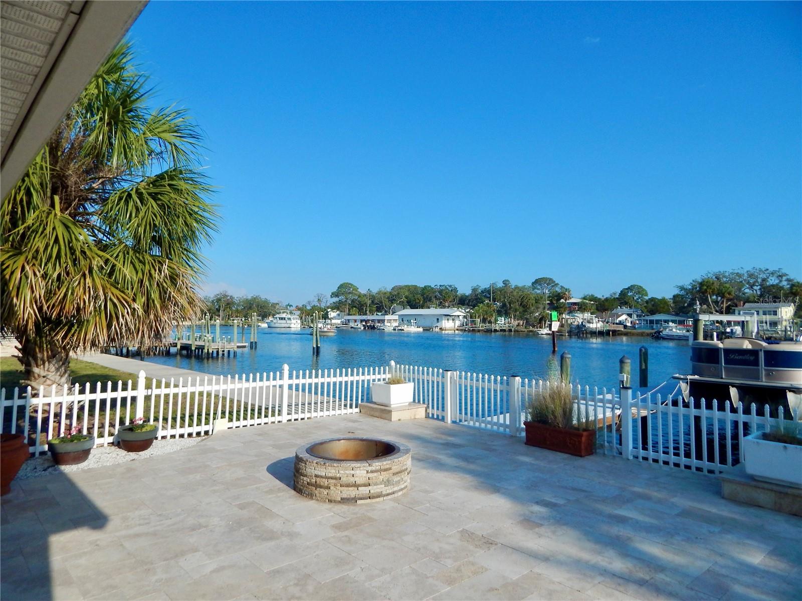 Listing photo id 37 for 8025 Island Drive