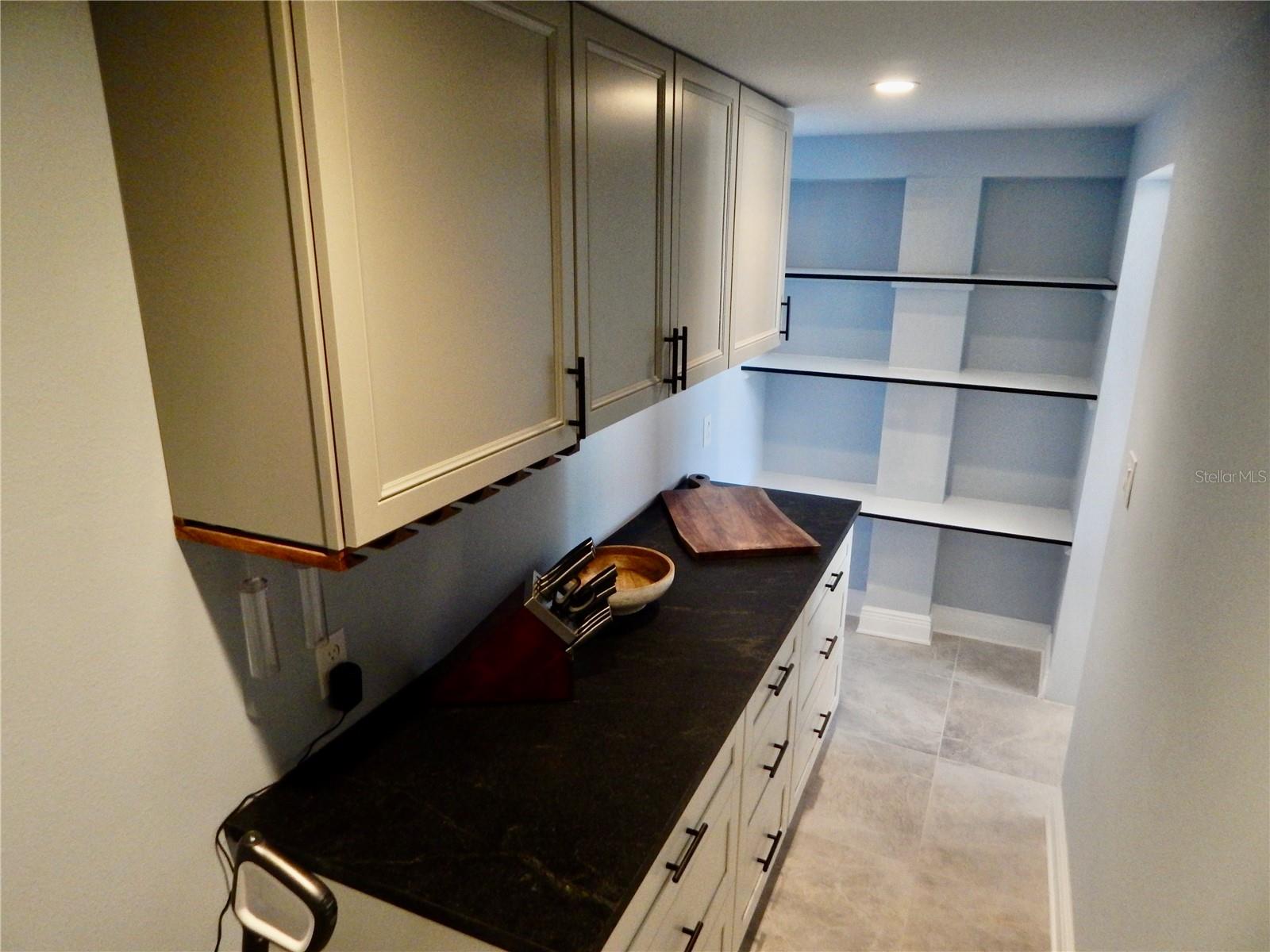 Listing photo id 6 for 8025 Island Drive