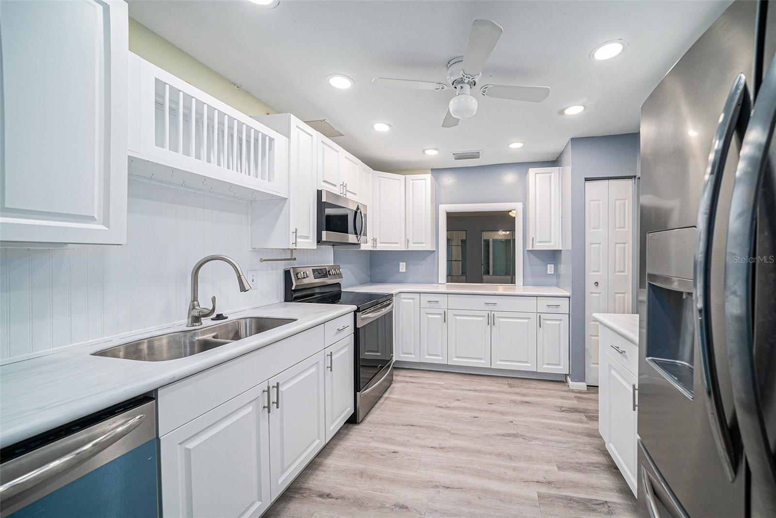 Image 14 of 23 For 406 Pebble Beach Boulevard