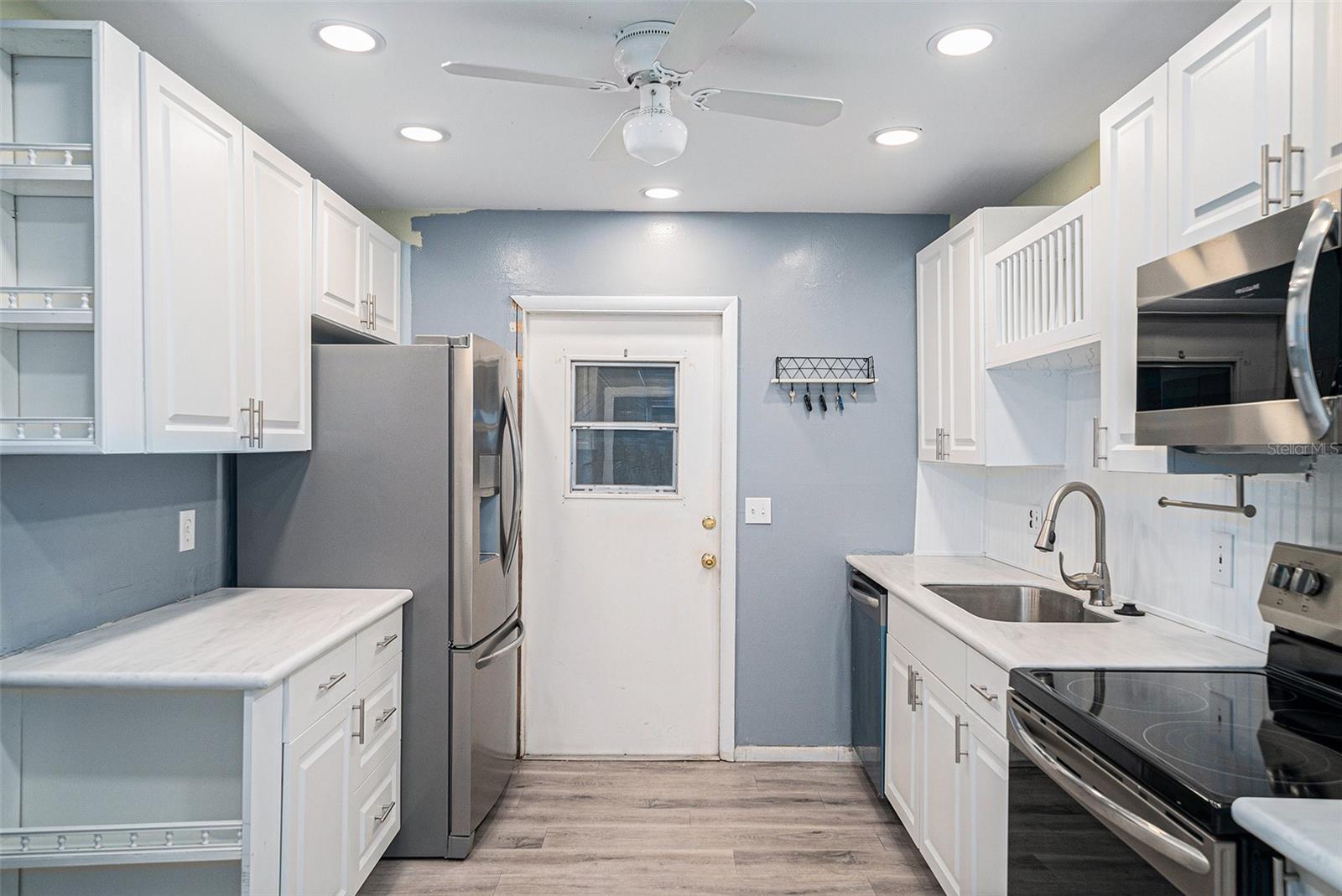 Image 15 of 23 For 406 Pebble Beach Boulevard