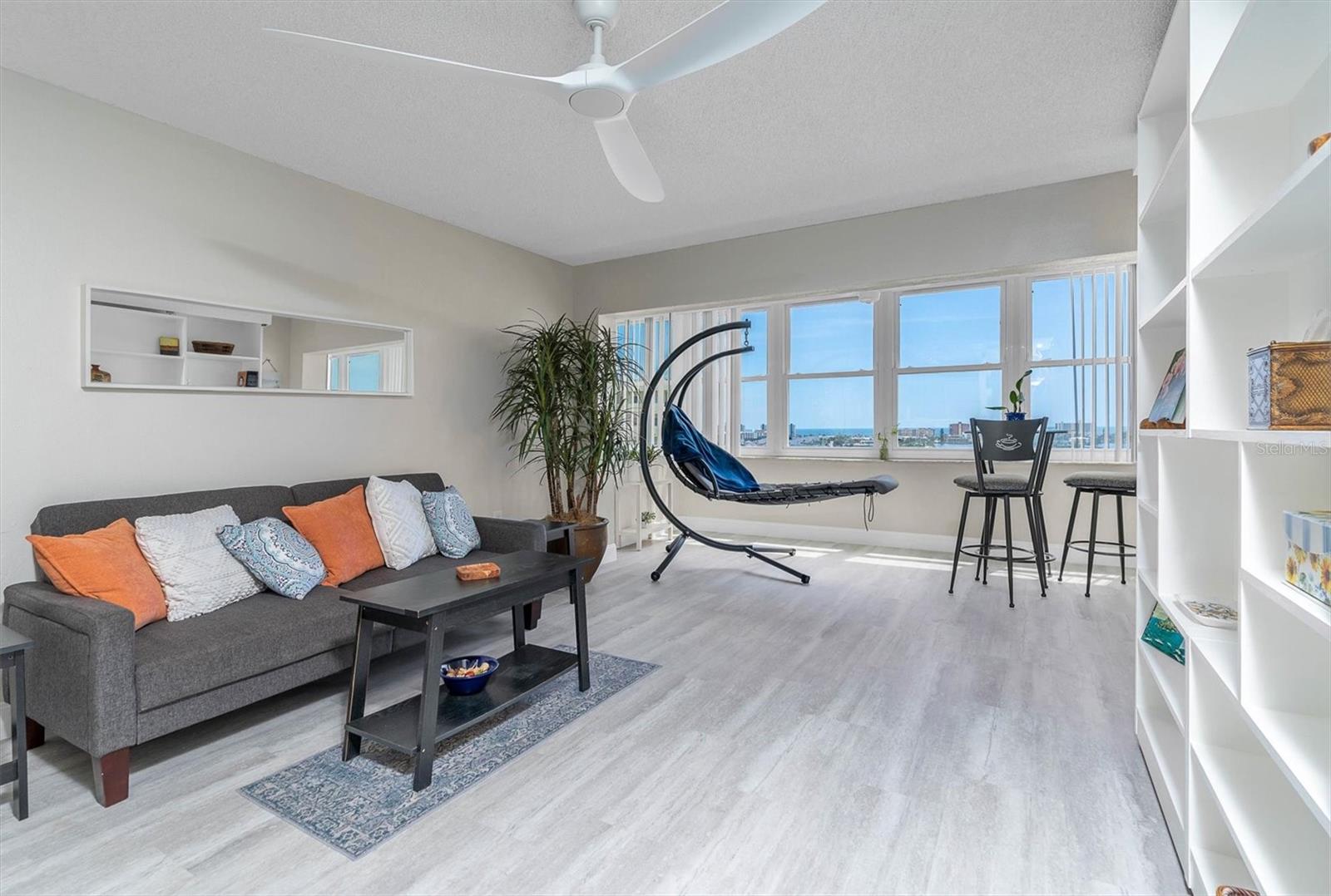 Image 5 of 27 For 4550 Cove Circle 1105