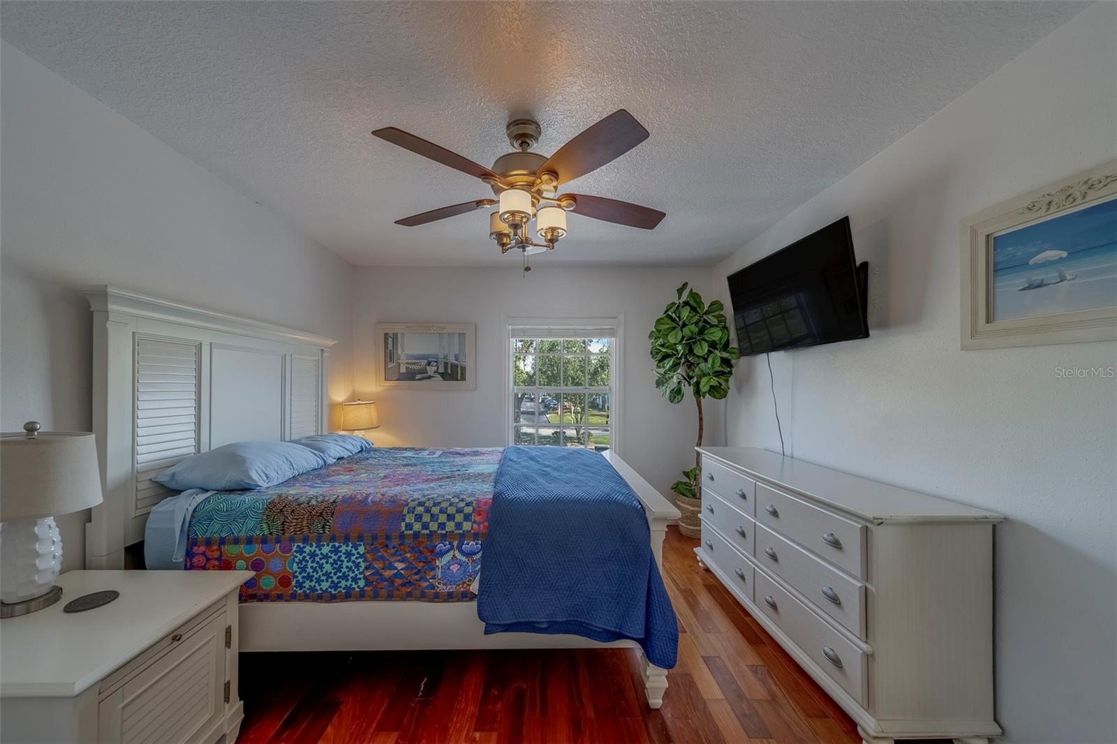 Image 15 of 41 For 5196 Beach Drive Se C