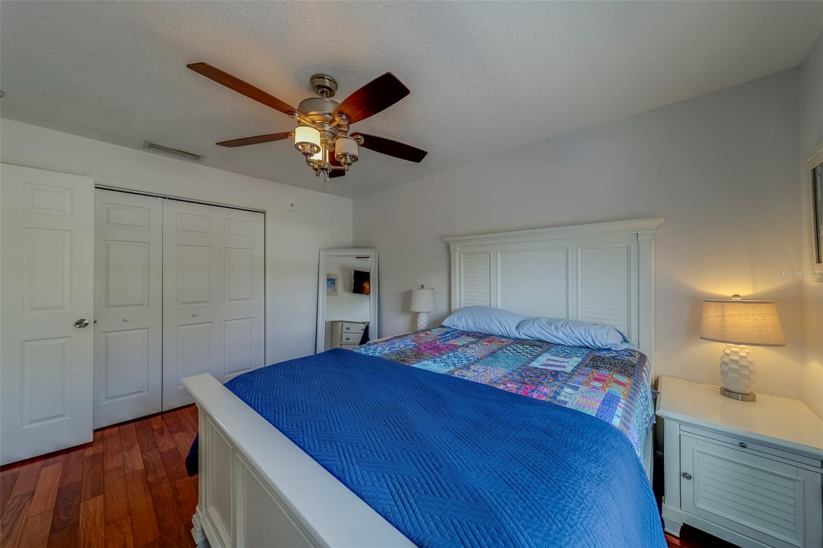 Image 16 of 41 For 5196 Beach Drive Se C